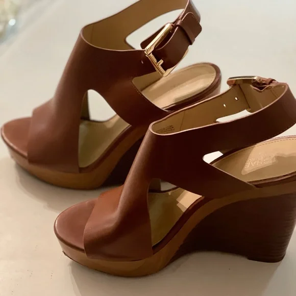 Trendy Michael kors wedges that are lightly loved. - Picture 2 of 5